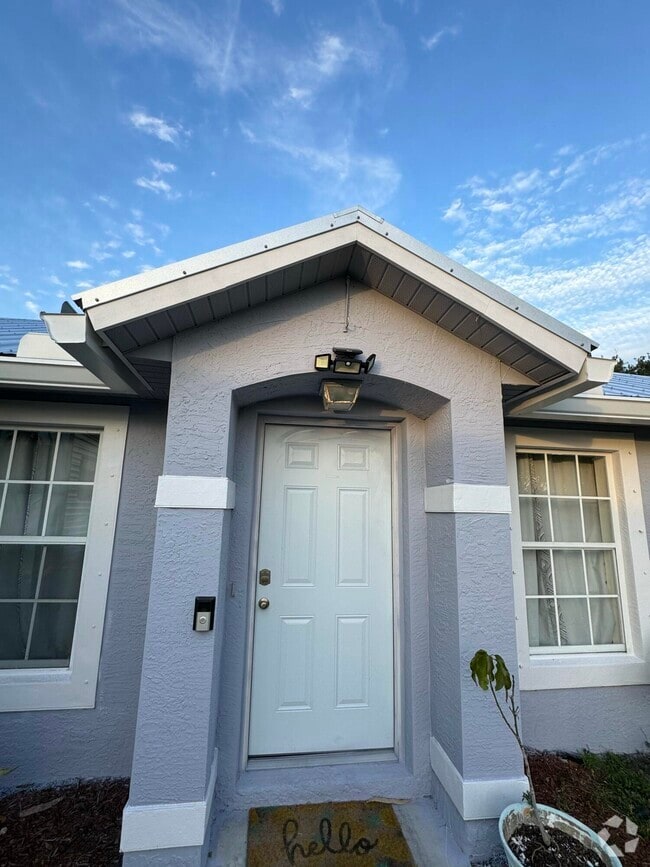 Building Photo - 1661 SW Cameo Blvd Rental