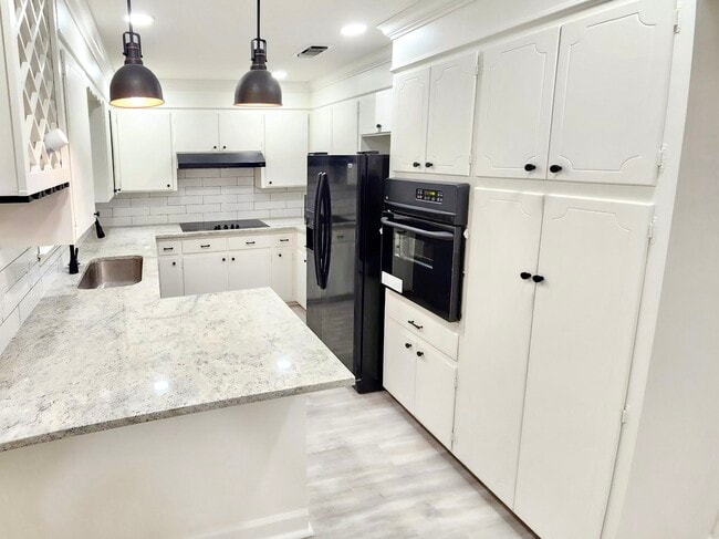 Building Photo - 5055 Inniswold Rd