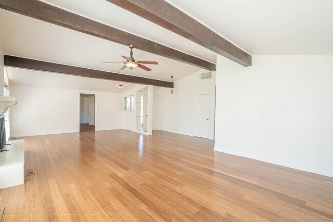 Photo - 3 Bed | 2 Bath in Midtown!