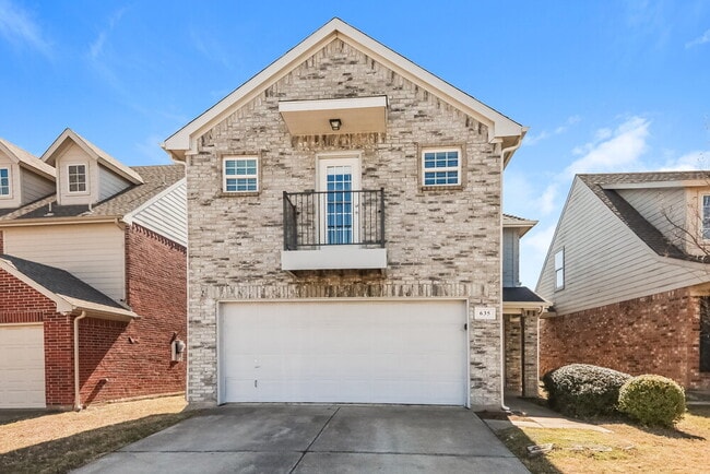 Building Photo - 635 Fleming St