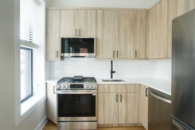 Photo - 2258 N Southport Ave Unit 3