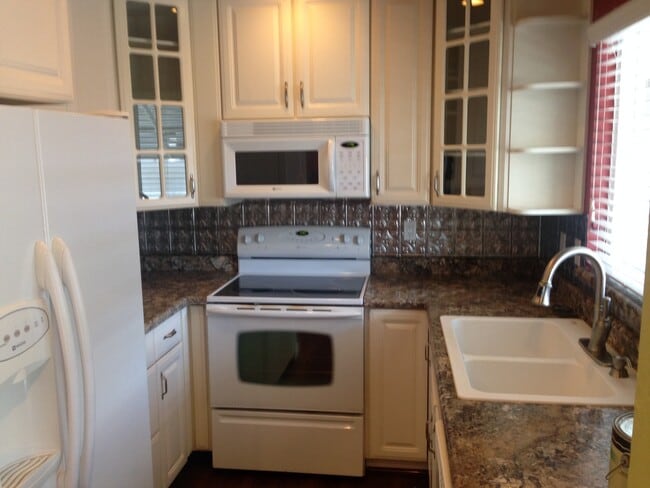 Photo - Holladay T/Home in Beautiful Garden Setting