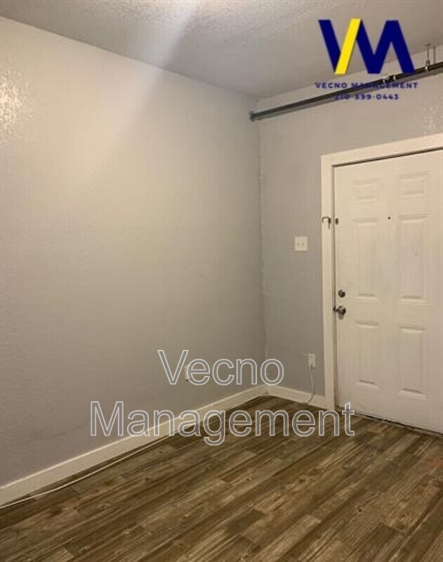 Photo - 2305 Pinn Rd Unit 2