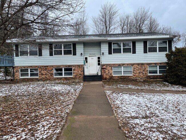 Photo - 1100 Northland Dr Unit 2