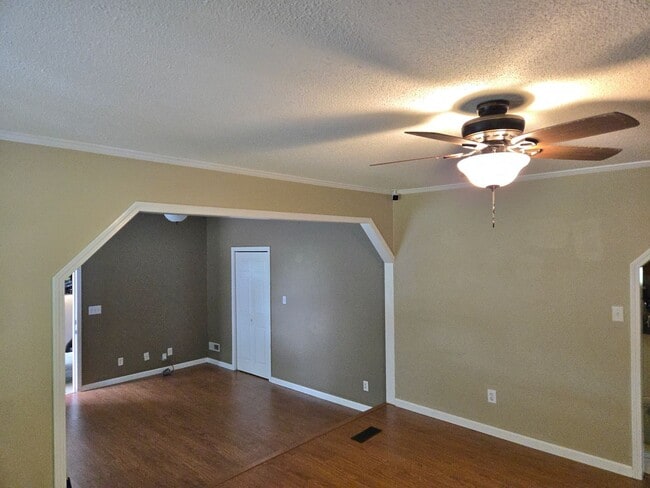 Photo - 5 Bedroom, 2 Bath