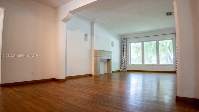 Photo - 796 NE 88th St