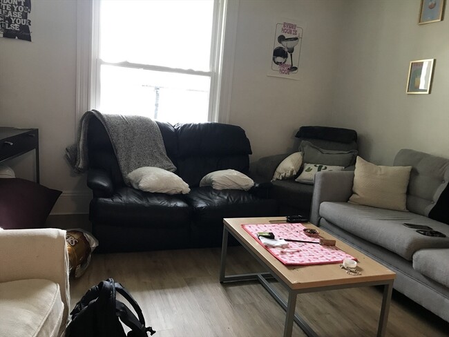 Photo - 79 Cushing St