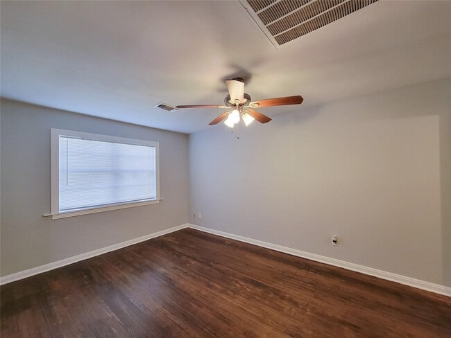 Photo - 12422 Mylla St