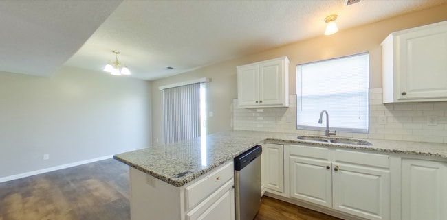 Photo - 438 Butterfield Rd