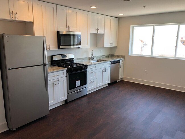 Photo - GEORGIA FLATS