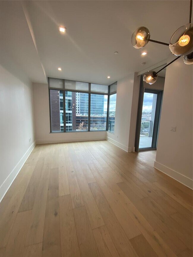 Photo - 501 West Ave Unit 802