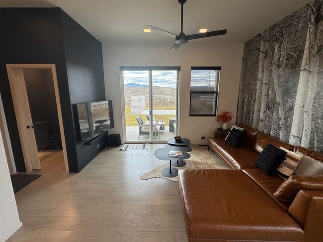 Photo - Chic, Fully-Furnished 3 Bed / 2.5 Bath Rental – Bozeman Convenience & Modern Comfort