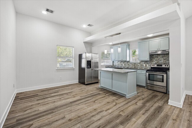 2316 Hopkins St Unit 2