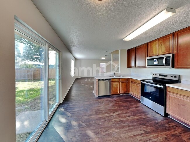 Photo - 945 Canary Dr