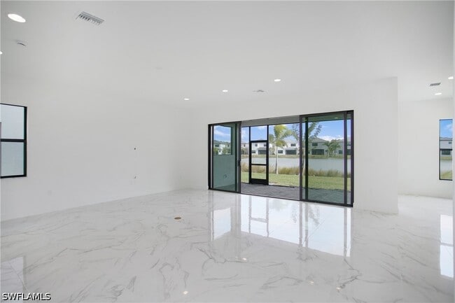 Photo - 20195 Ainsley St