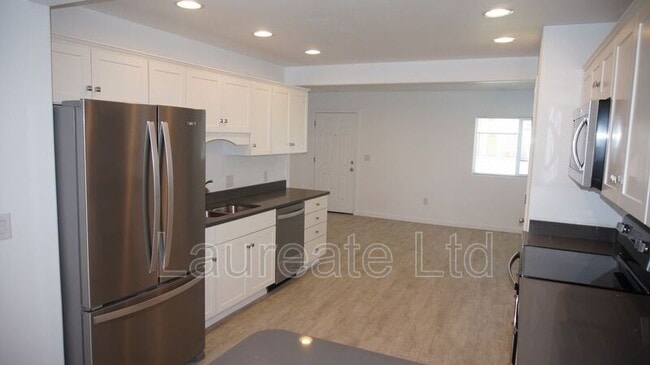 Photo - 1800 S Cook St