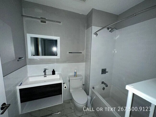 Photo - 1523 W Girard Ave Unit 103