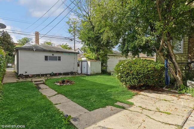 Photo - 5039 W Henderson St Unidad # 3