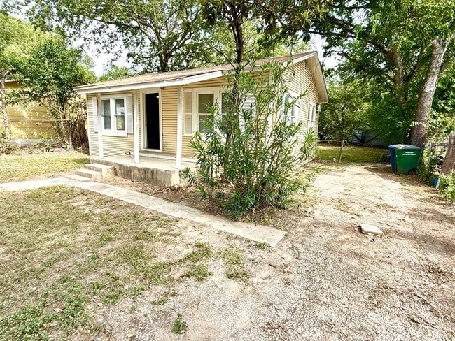 Photo - 515 Lincolnshire Dr