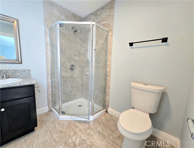 Photo - 715 W 58th St
