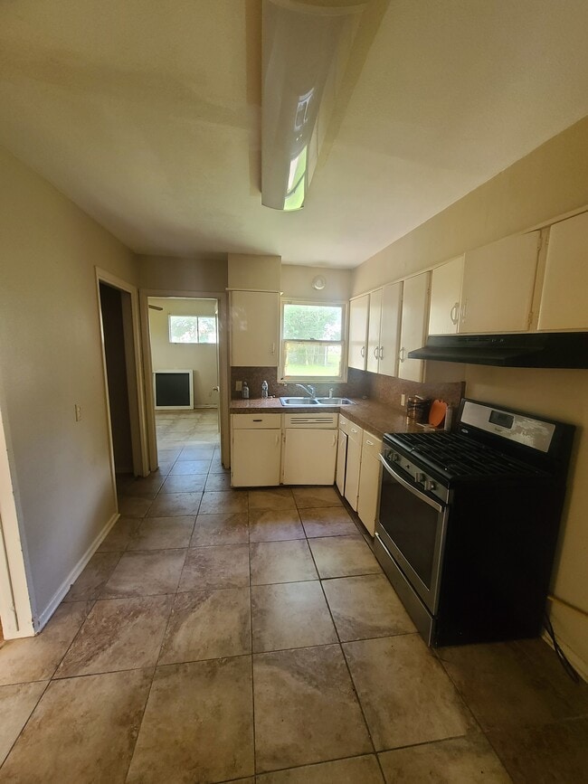 3204 Oaklawn St Rental House Rental in Victoria, TX