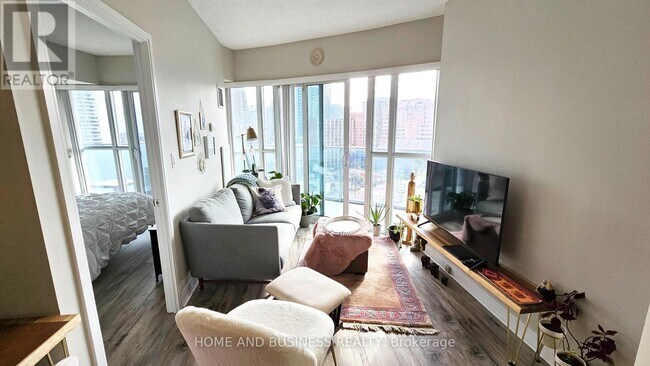 Photo - 60 Absolute Ave Unité 903