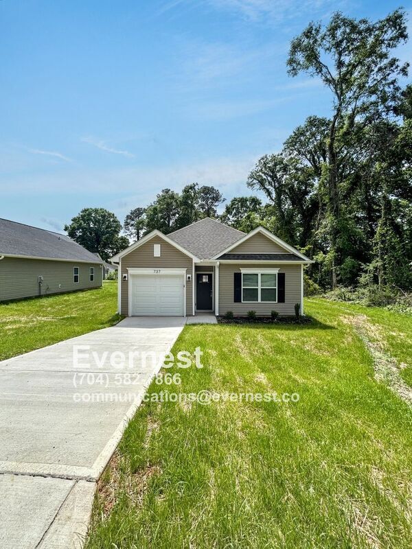 Photo - 737 N McFarland St