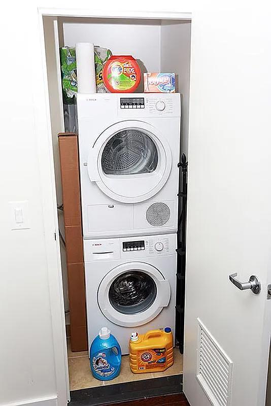 Building Photo - 1215 Astoria Unit 217