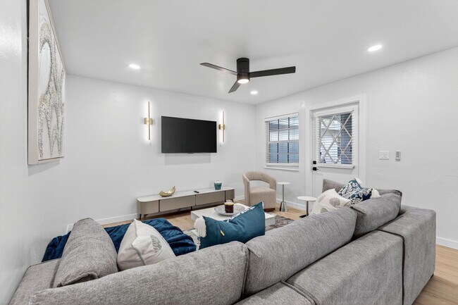 Photo - 800 Tropic Blvd