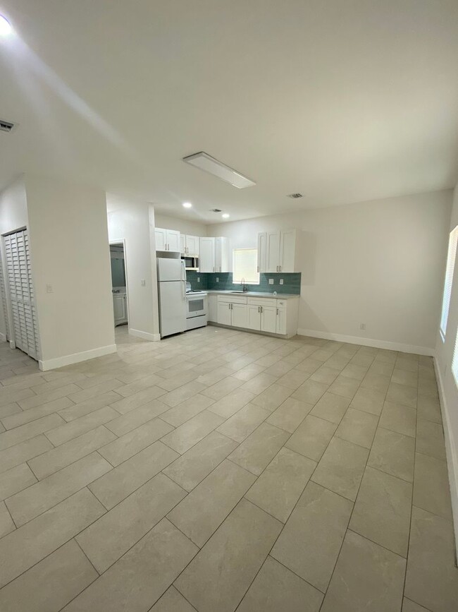 Photo - 2594 NW 20th St Unit 2