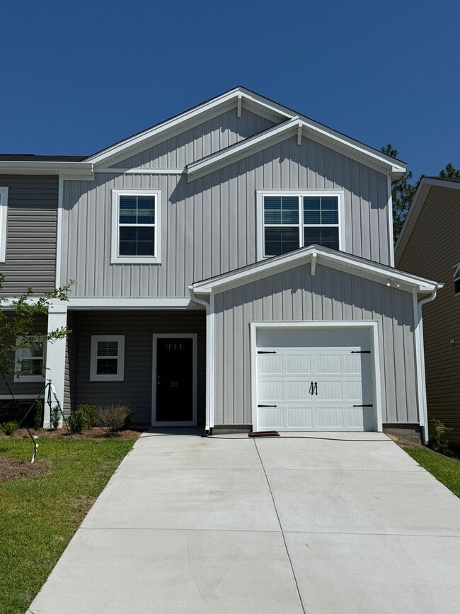 Building Photo - Lexington Townhouse - Call Lexington office for information 803-359-0793