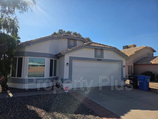 Building Photo - 3009 E Utopia Rd