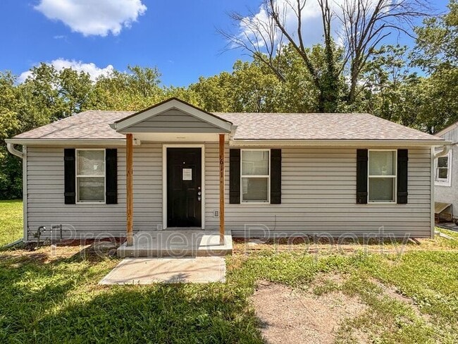 Building Photo - 611 N Hocker Ave Rental