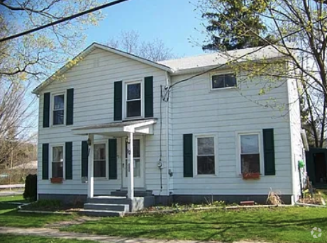 Building Photo - 12 Locust St Rental