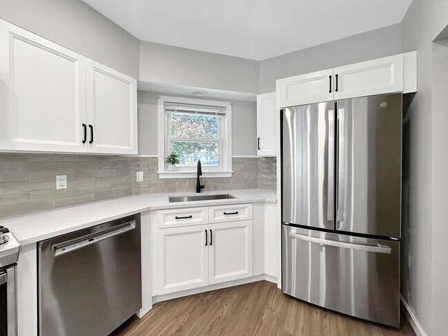 Photo - Beautiful Remodeled  3 Bedroom Condo!