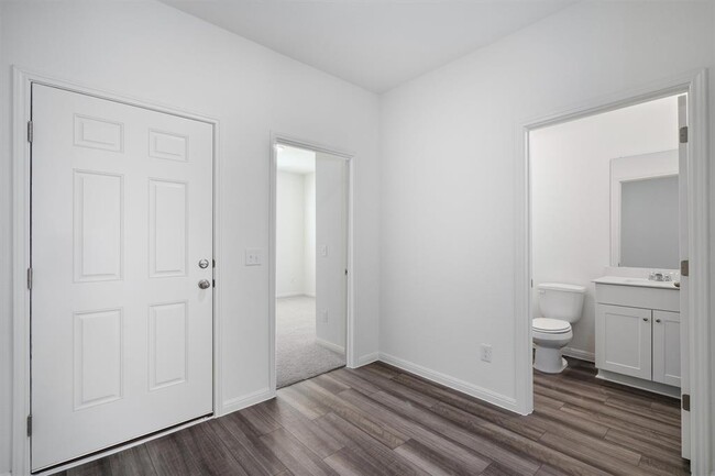 Photo - 105 Bridgeview Dr