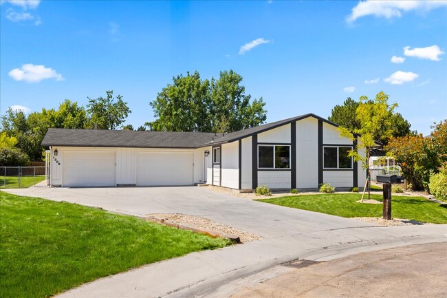 Building Photo - 1309 W Maple Ave Rental