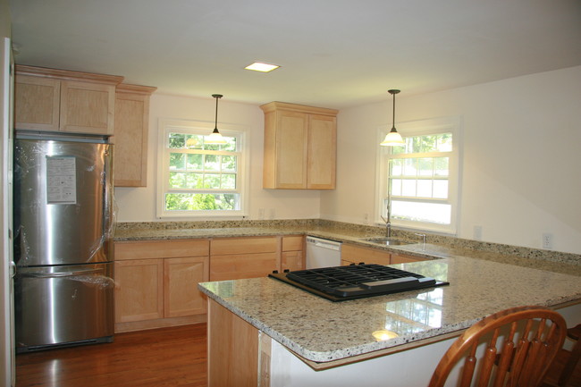 kitchen - 216 Kelvin Pl House