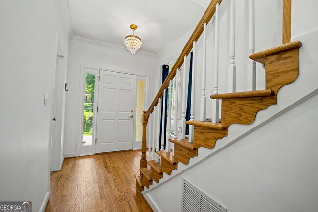 Photo - 322 Welton Way