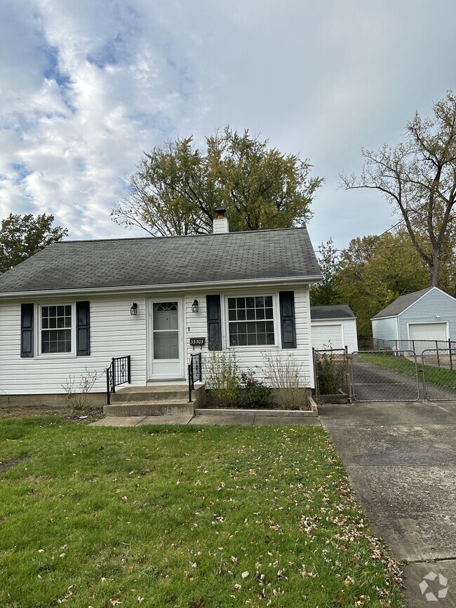 Building Photo - 33703 Guilbert Rd Rental