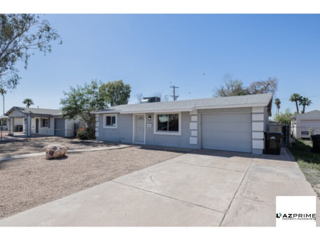 Building Photo - Stylish 3/2 Mesa House!