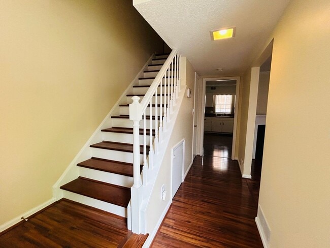 Photo - Charming 2 bedroom, 2.5 bathroom townhome in Greensboro w/2 master-suites/community pool
