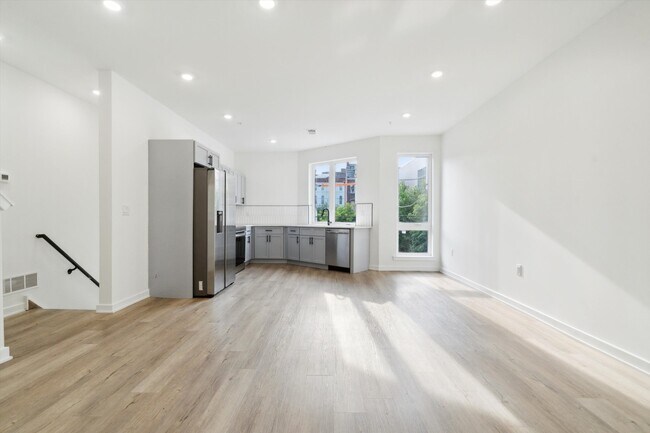 Photo - 1533 N Sydenham St Unit B