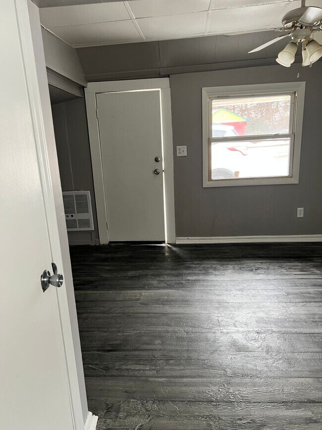 1617 Ferry St Unidad C