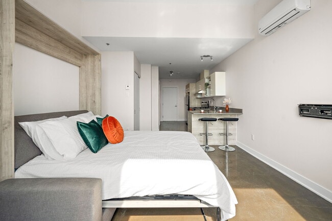 Building Photo - 1421 Av. Argyle