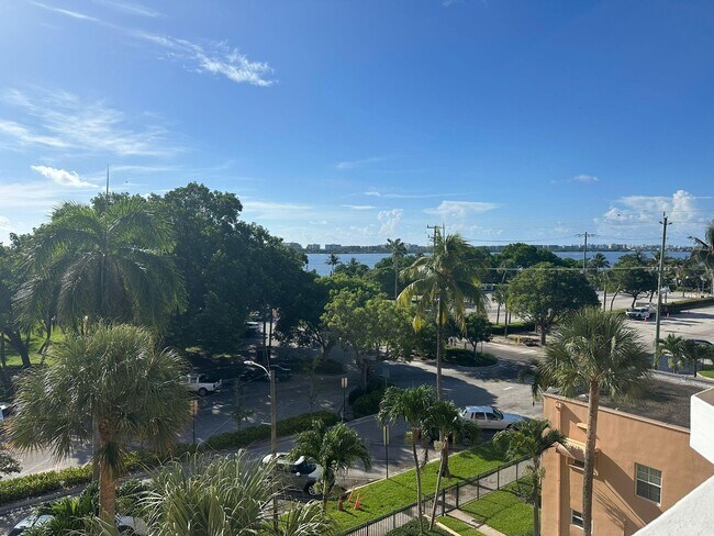 Photo - 15 S Golfview Rd Unit 504