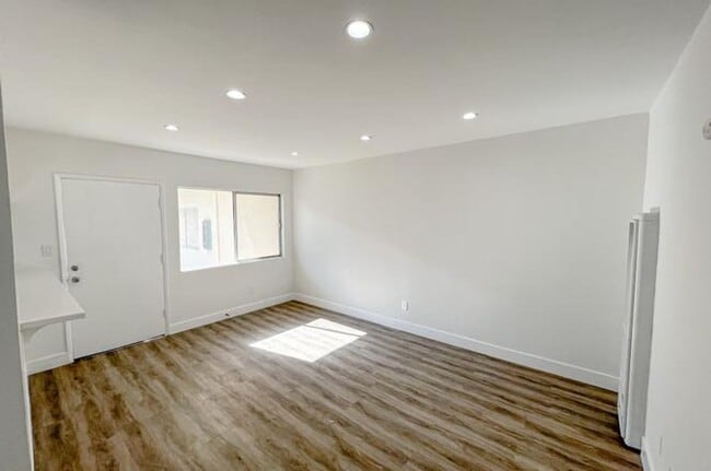 Photo - 5315 Lorna St