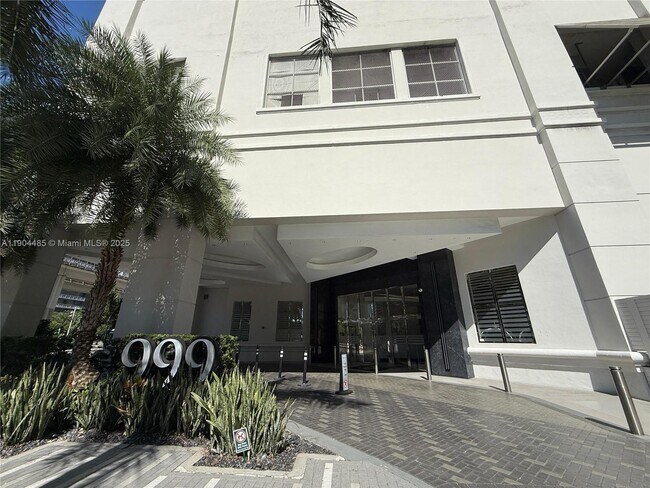 Photo - 999 SW 1st Ave Unidad 1915