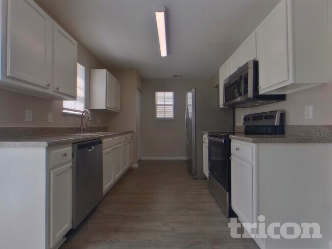 Photo - 390 Fox Trot Dr