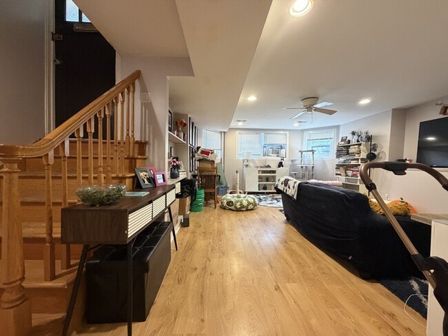 Photo - 3746 N Wayne Ave Unit 3746 - G
